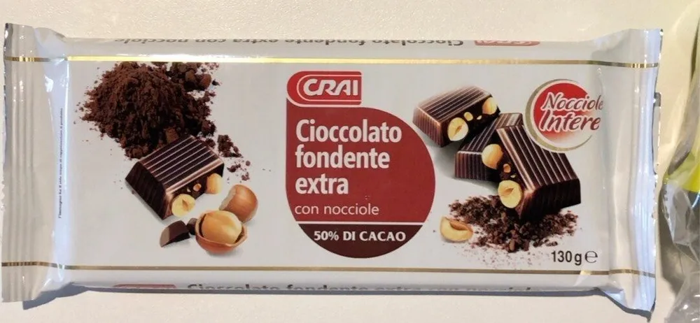 Cioccolato fondente extra con nocciole