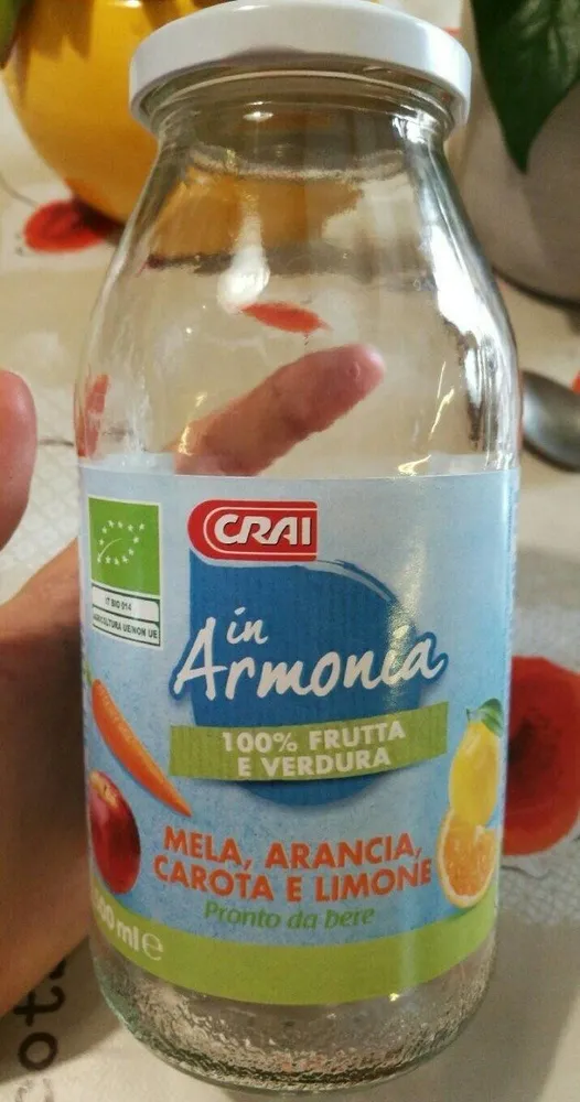 In Armonia mela, arancia, carota e limone