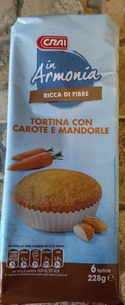 Tortina con carote e mandorle