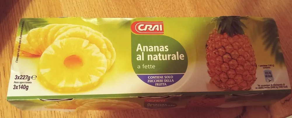 Ananas al naturale