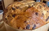 panettone con goccie di cioccolato