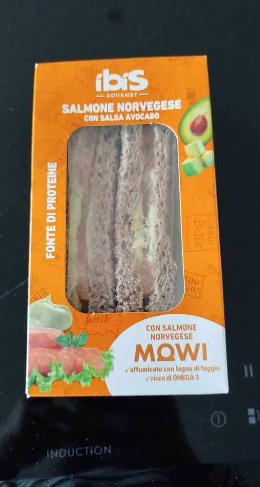 salmone norvegese con salsa avocado