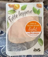 Fette leggere petto di tacchino arrosto