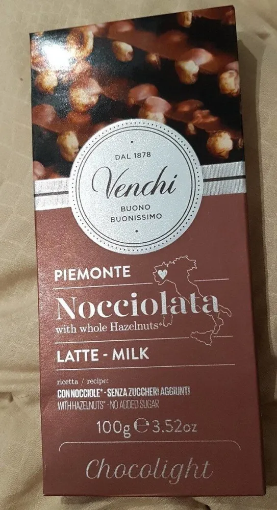 Nocciolata with whole Hazelnuts