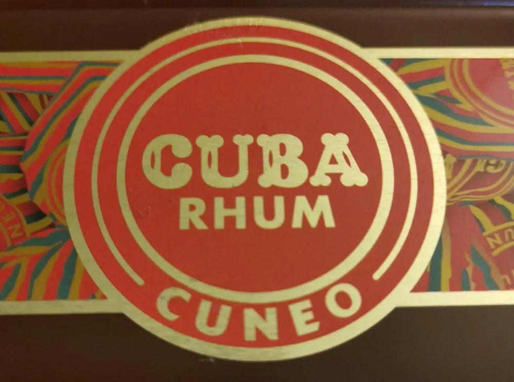 Cioccolato fondente con ripieno al cioccolato e rhum
