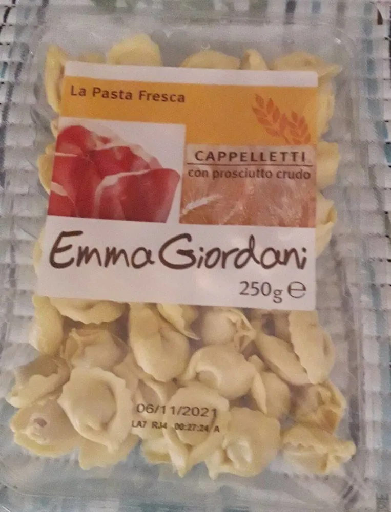 Cappelletti con prosciutto crudo
