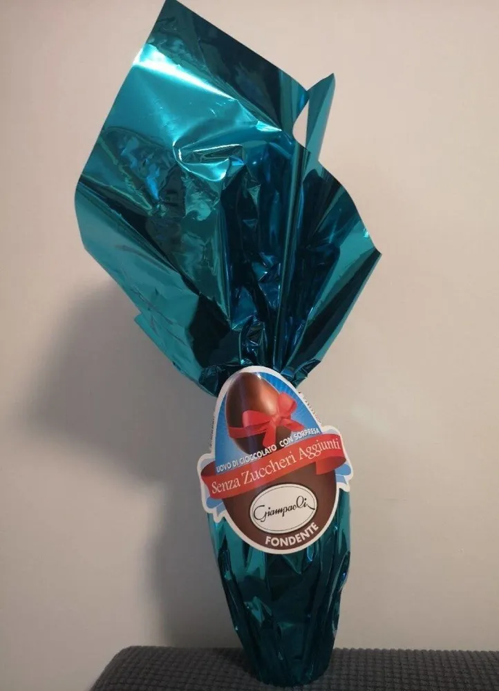 Uovo di pasqua fondente senza zuccheri