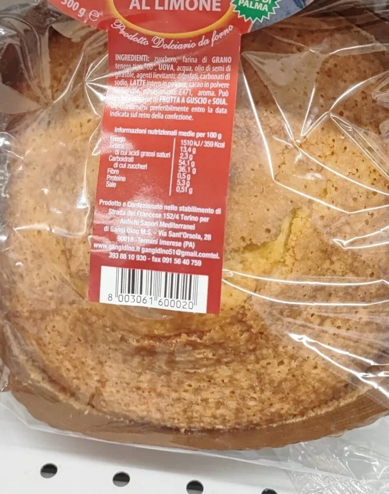 La pasticceria artigianale torta al limone