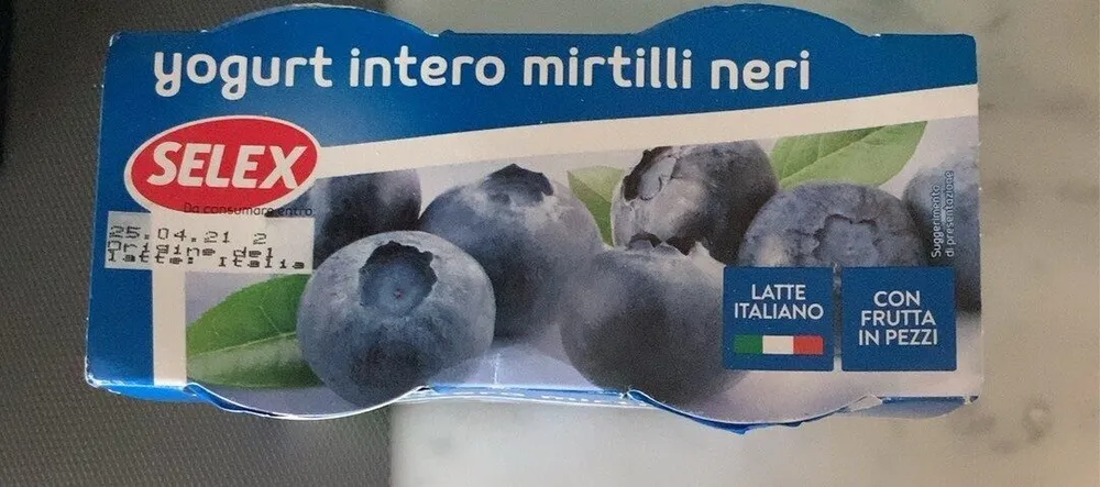 Yogurt intero mirtilli neri