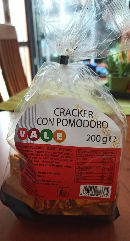 Crecker con pomodoro