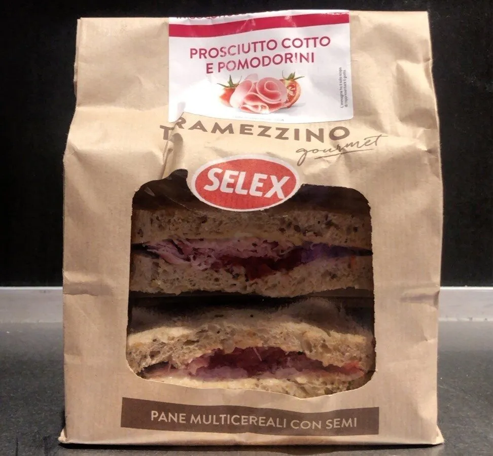 Tramezzino prosciutto cotto e pomodorini
