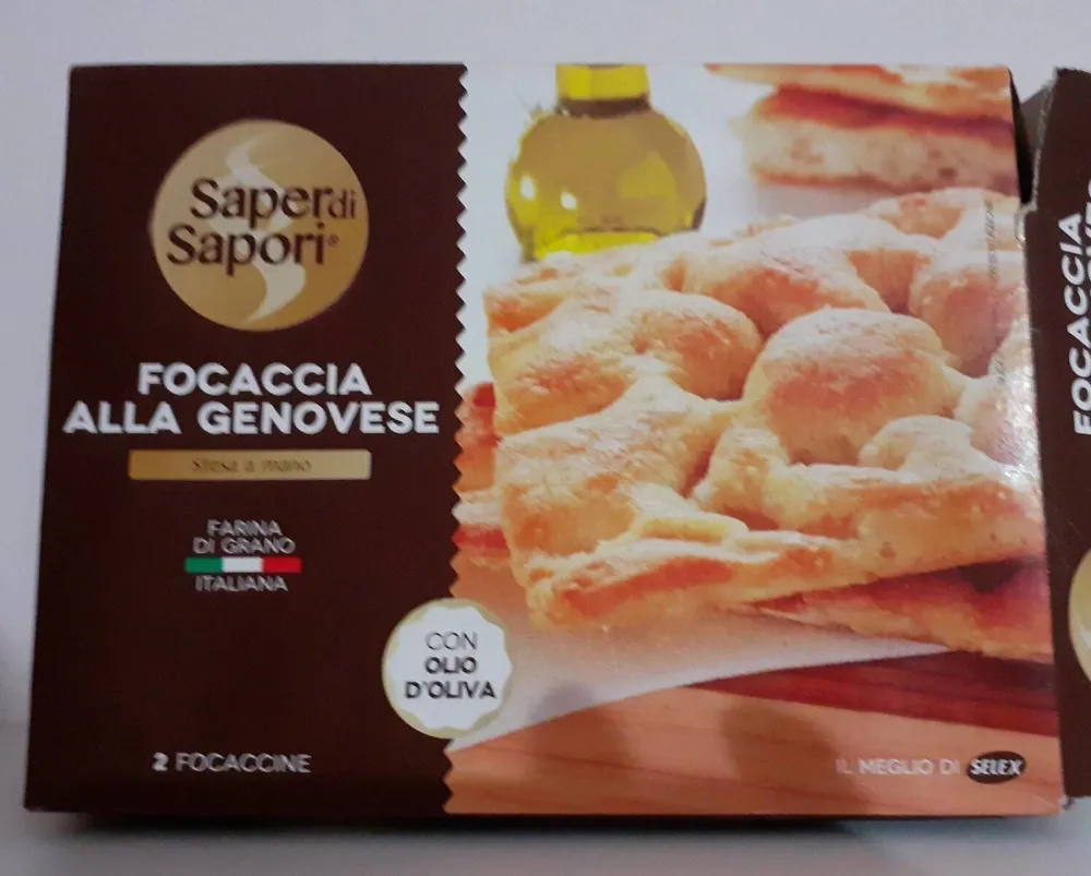 Focaccia alla genovese stesa a mano