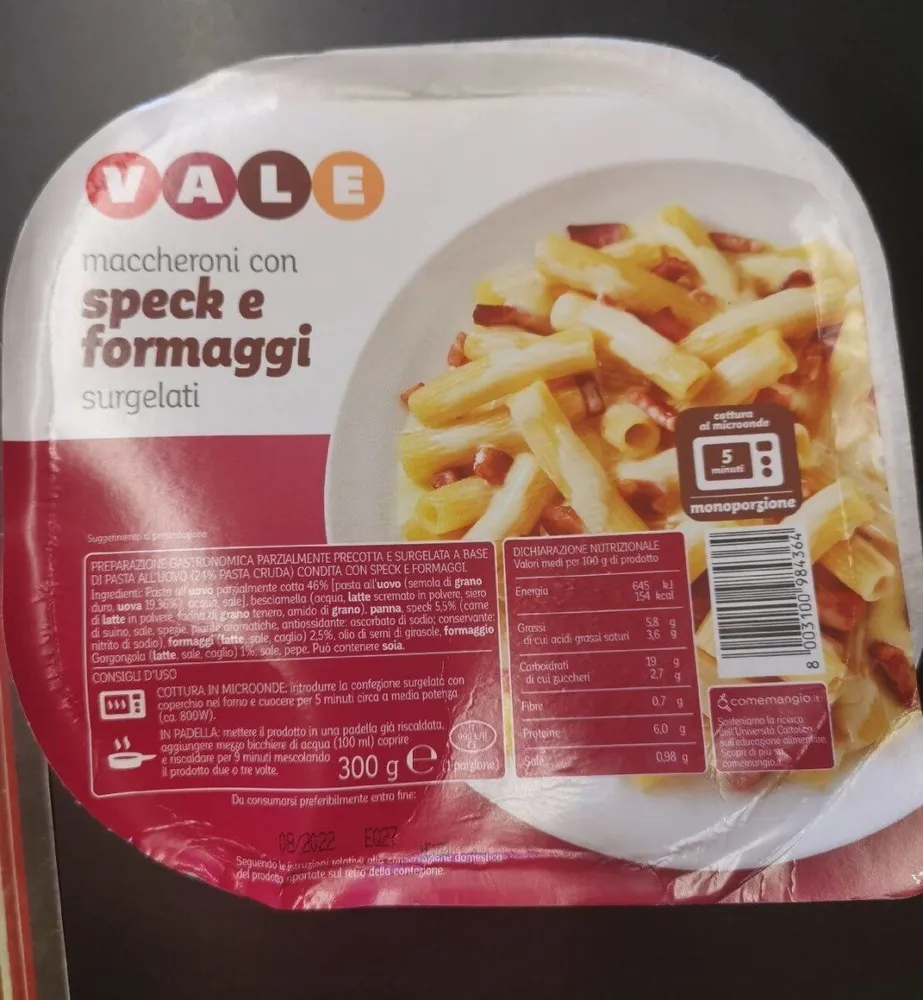 Maccheroni con speck e formaggi