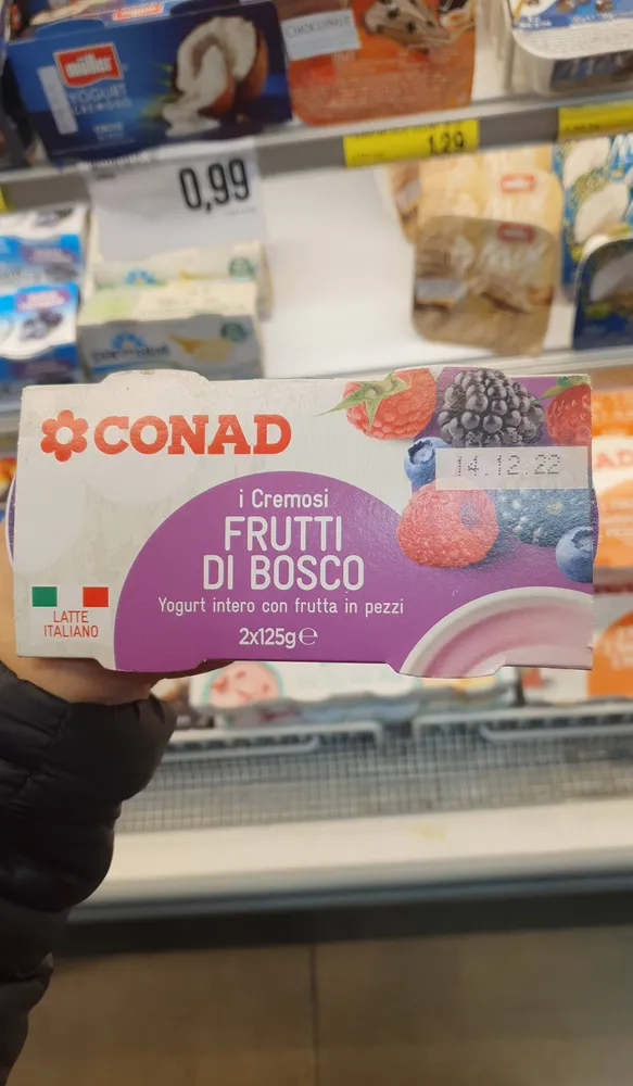 Yogurt I Cremosi Gusto Frutti Di Bosco Con Frutta In Pezzi