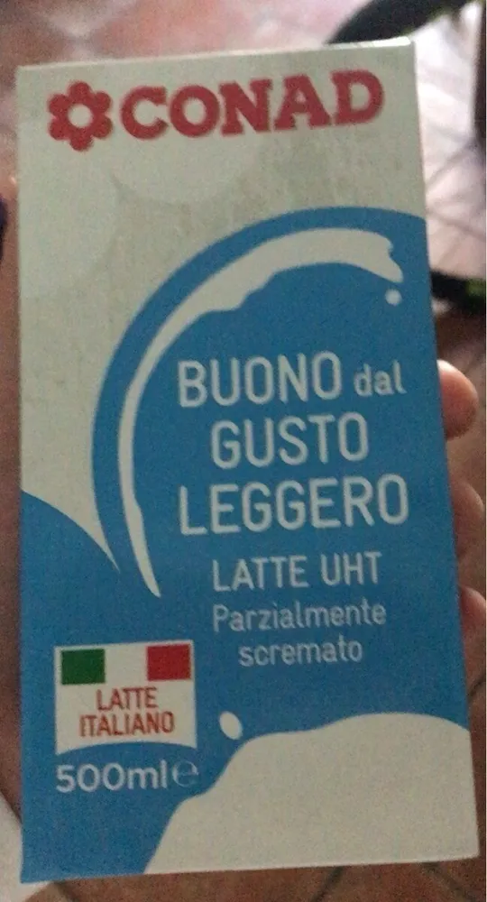 Latte UHT parzialmente scremato