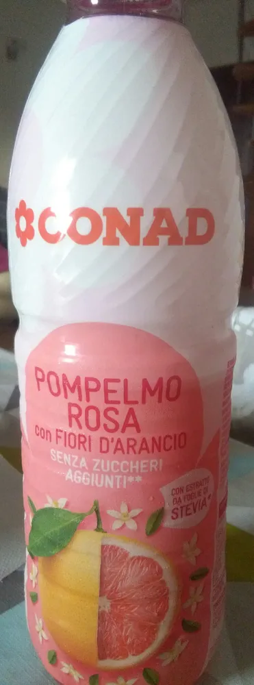 Pompelmo rosa con fiori d’arancio