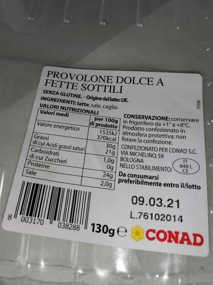 Provolone dolce a fette sottili