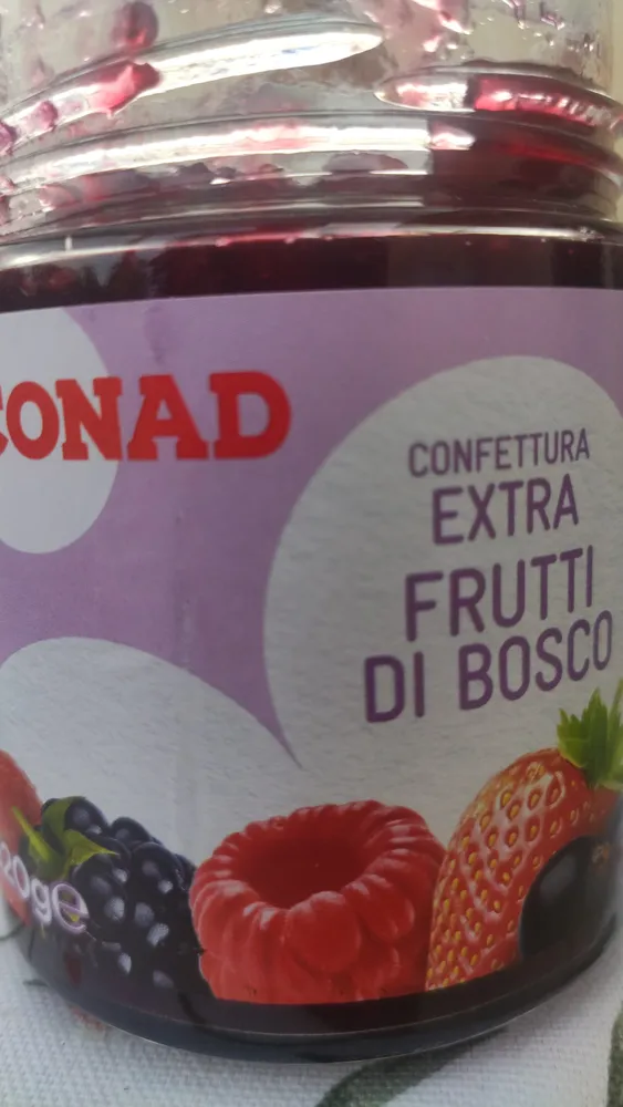 Confettura extra di frutti di bosco