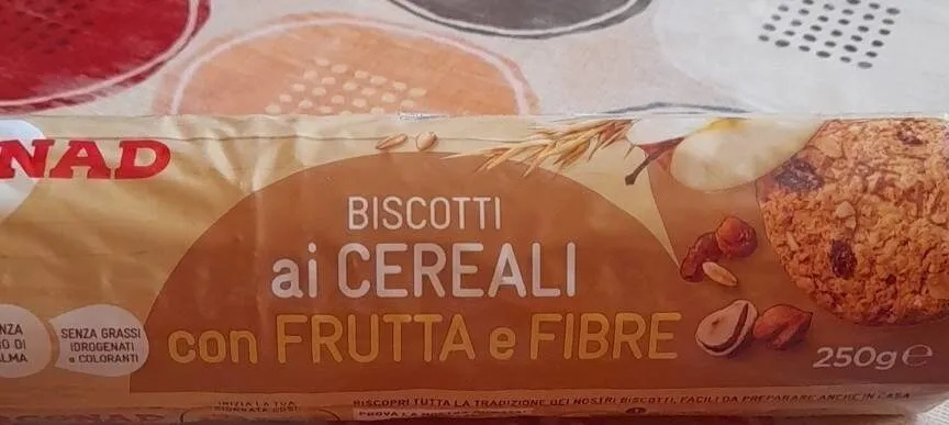 Biscotti ai cereali con frutta e fibre