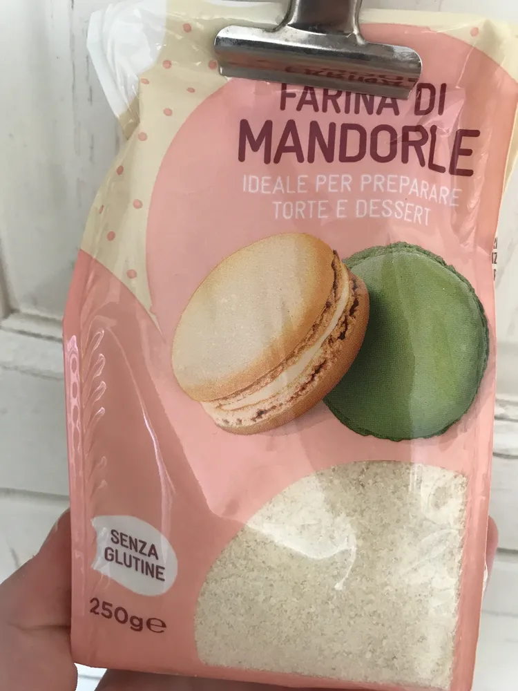 Farina di mandorle