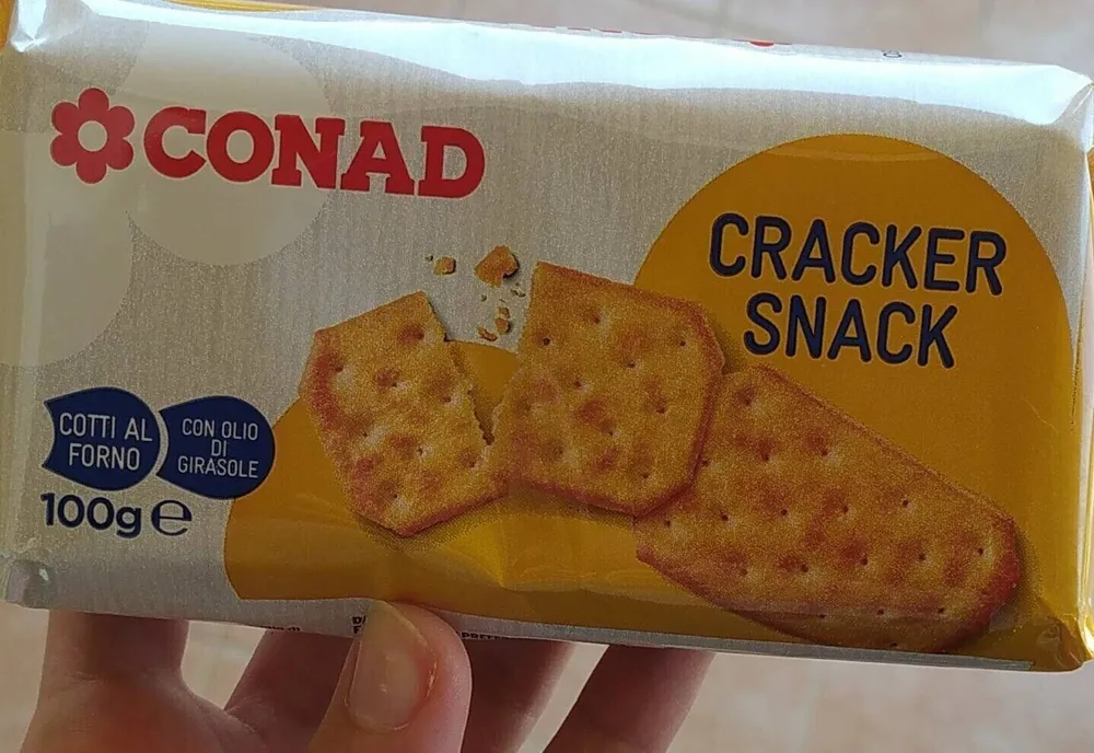 Cracker snack