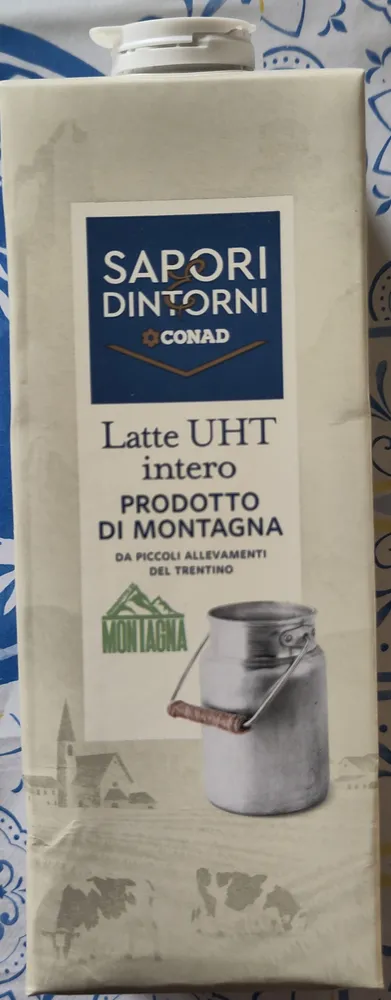 Latte UHT intero prodotto in montagna