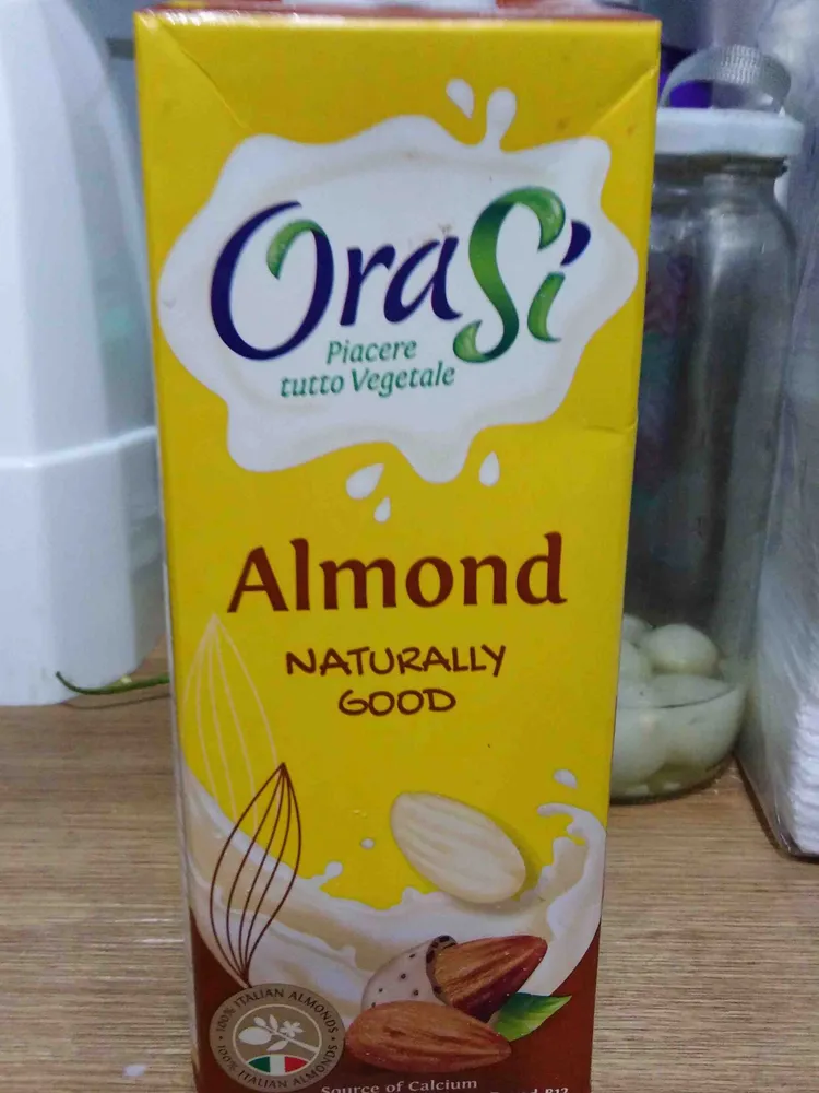 Latte di Mandorla
