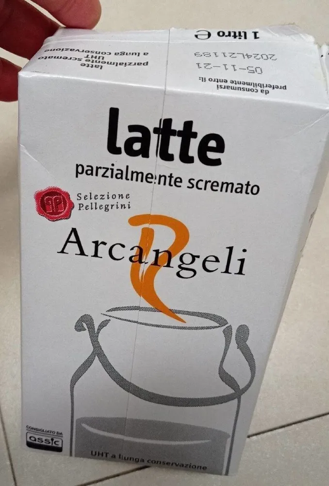 Latte parzialmente scremato