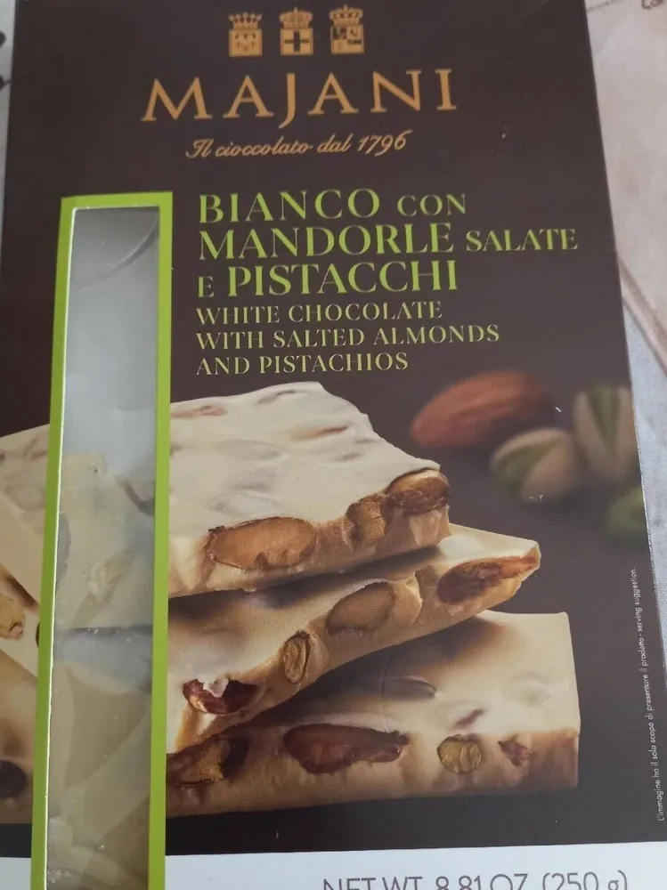 Bianco con mandorle salate e pistacchi