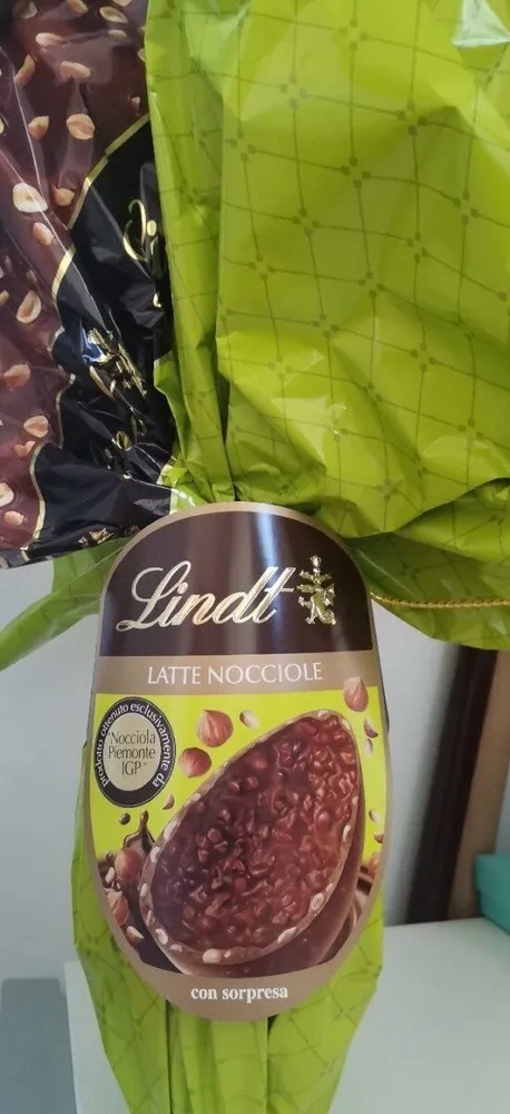 Uovo di Pasqua latte nocciole