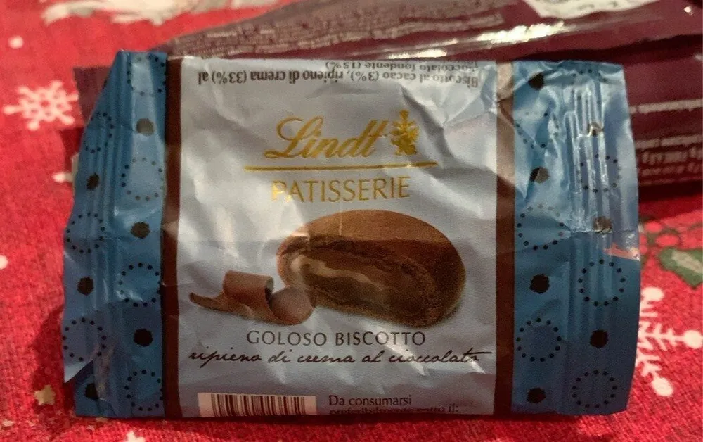 Goloso biscotto ripieno di crema al ciocolato
