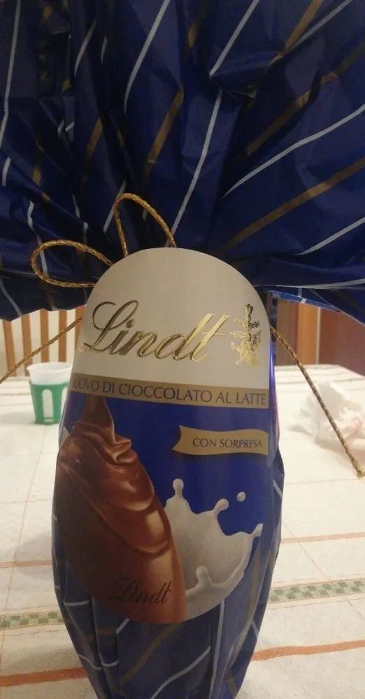 Uovo di cioccolato al latte