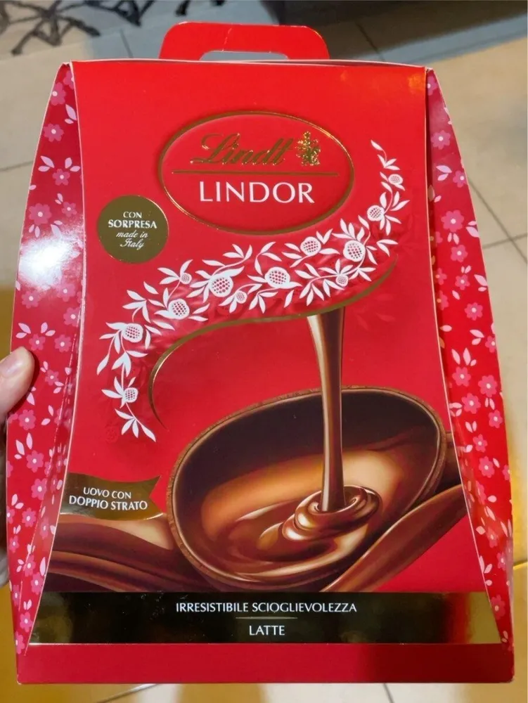 Uovo lindt doppio strato
