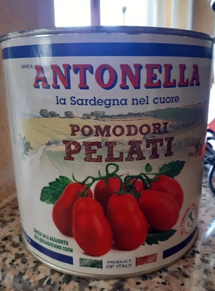 Antonella, pomodori pelati