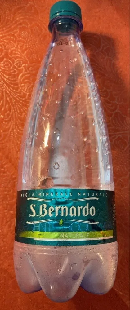 Acqua minerale naturale S. Bernardo