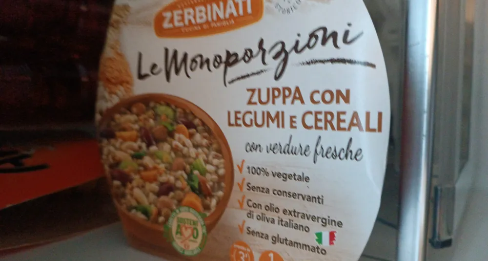Zuppa con legumi e cereali