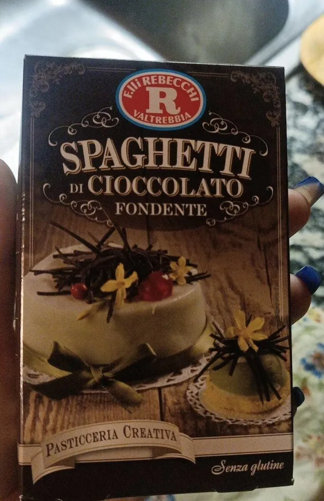 Spaghetti di cioccolato fondente
