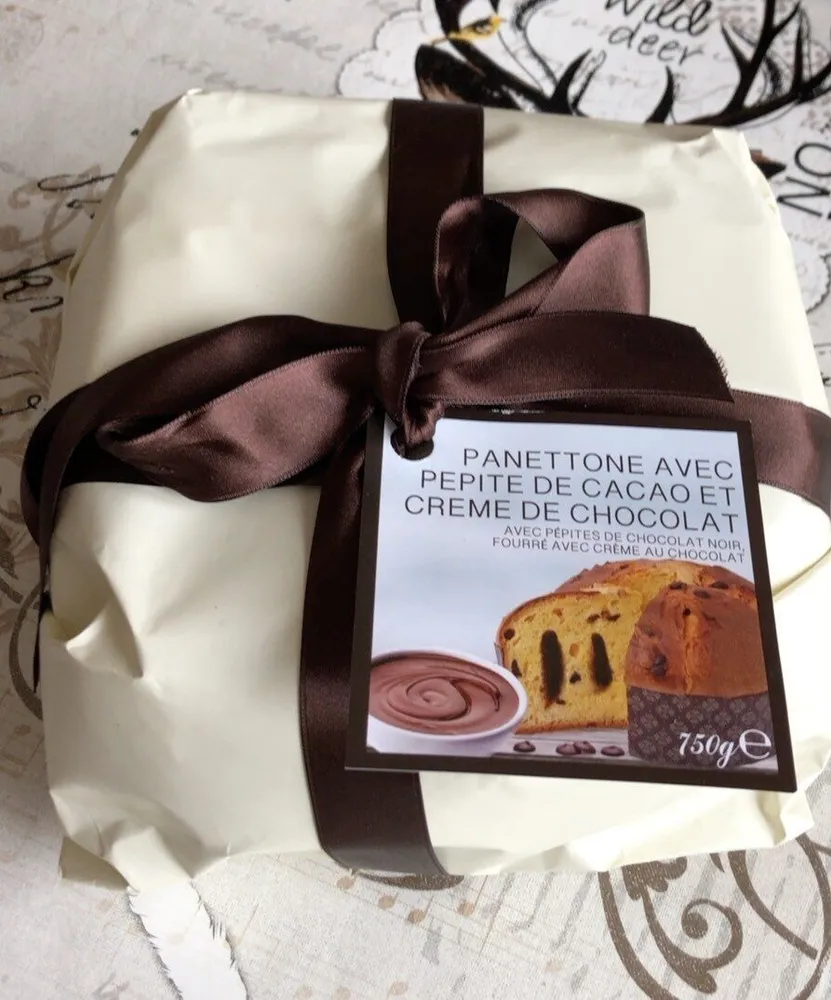Panettone avec pepite de cacao et creme de chocolat