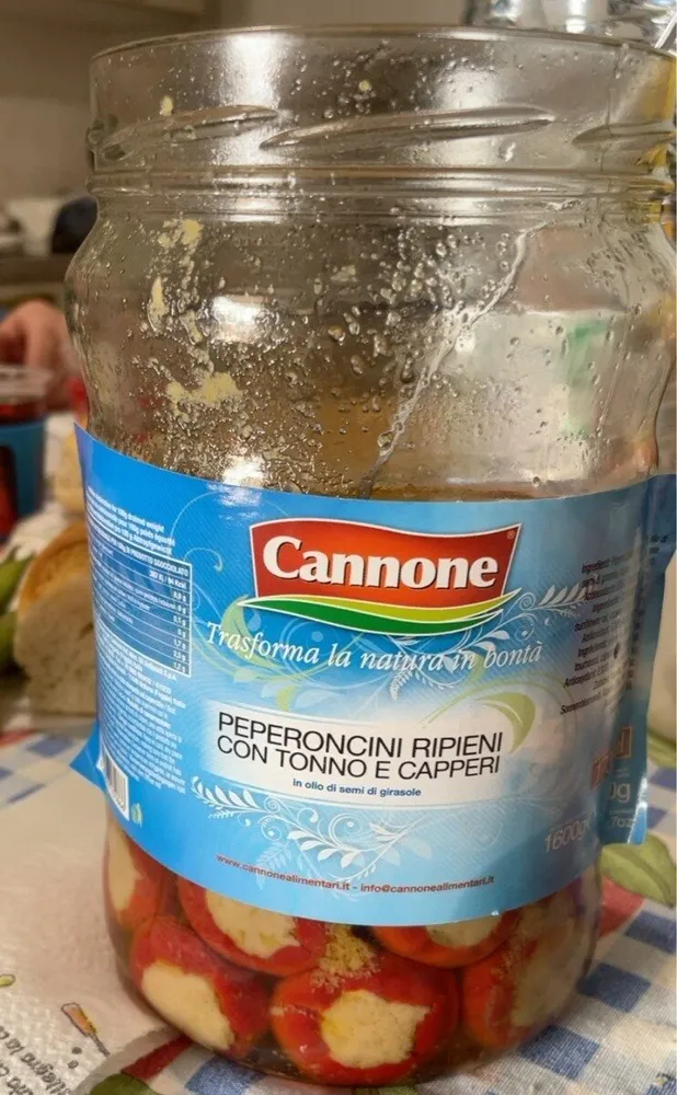 Peperoncini ripieni con tonno e cappero