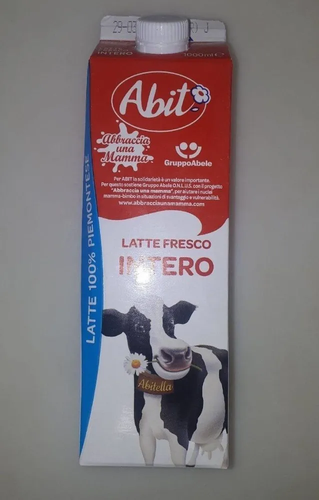 Latte fresco intero piemontese