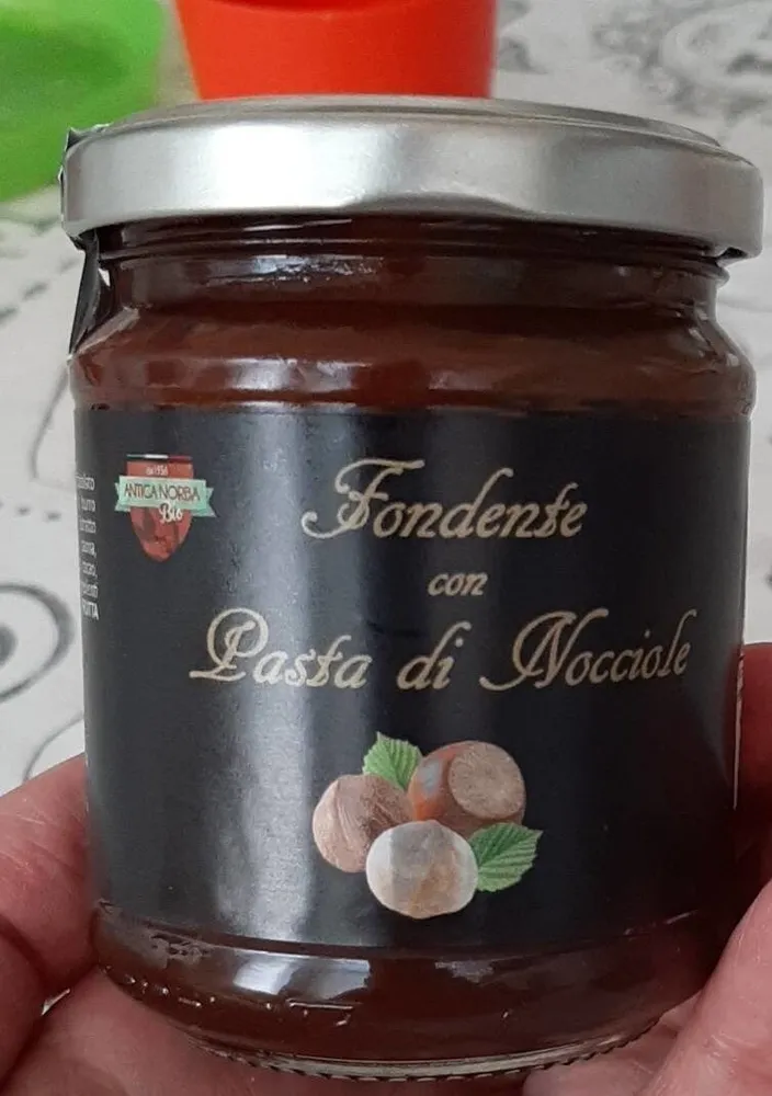 Fondente con pasta di nocciole