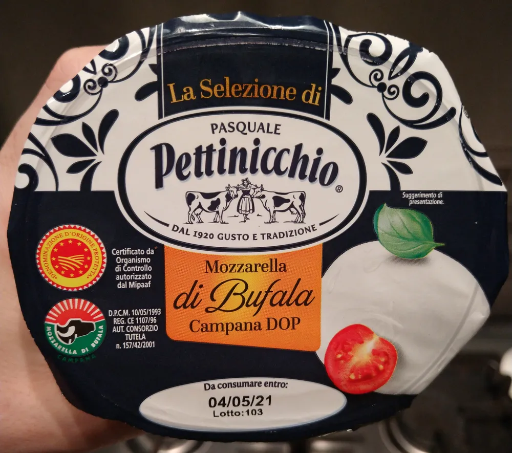 Mozzarella di bufala campana D.O.P.
