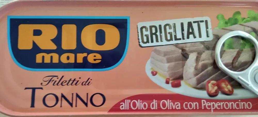 Filetti di tonno grigliato all'olio di oliva con peperoncino