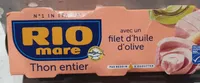 Thon entier avec un filet d'huile d'olive