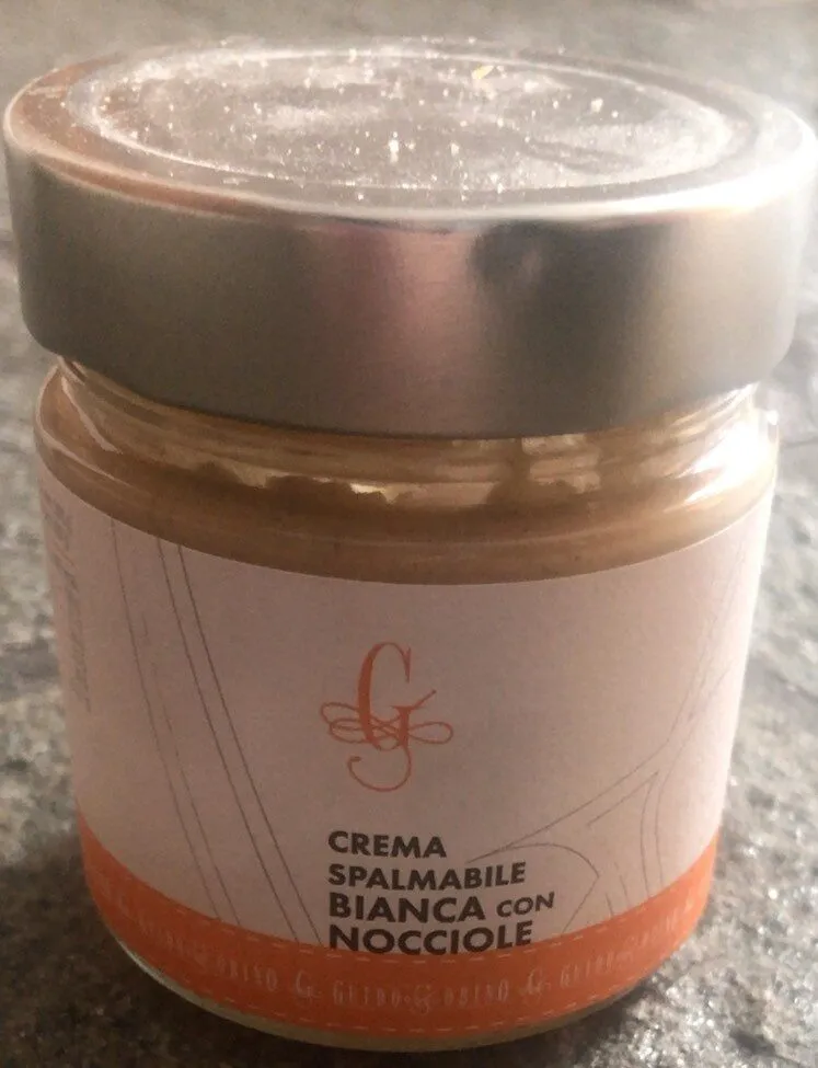 Crema spalmabile bianca con nocciole