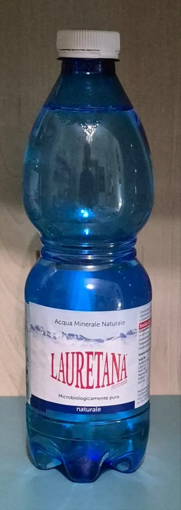 Acqua naturale Lauretana