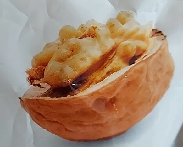 Noci sguscia e gusta