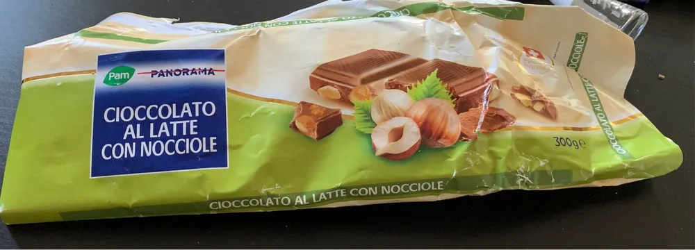 Cioccolato al latte com nocciole
