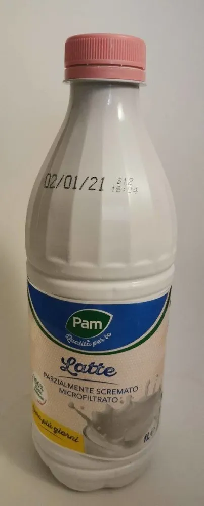 Latte parzialmente scremato microfiltrato
