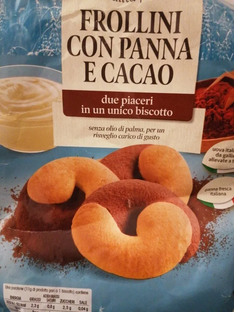 Frollini con panna e cacao